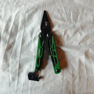 Navaja multiusos verde DAKOTYU