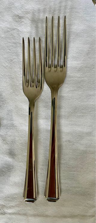 Elegante Cubertería George Butler de 60 piezas