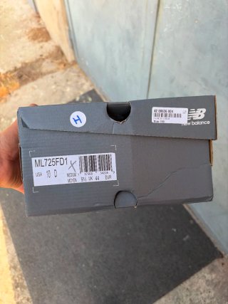 New Balance 725