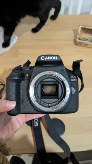 Cámara Canon EOS 2000D Kit EF-S 18-55mm