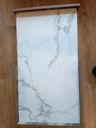 Mesa de centro moderna imitación mármol