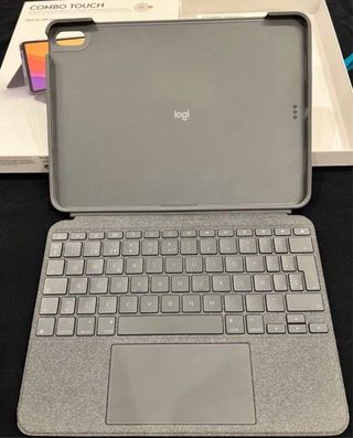 iPad Air 5ª Gen M1 64GB WiFi Plata con accesorios