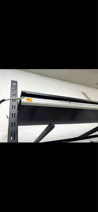 Estantería metálica para tienda