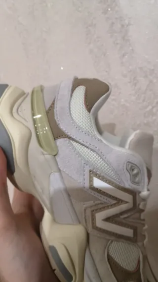 New Balance 9060 Beige/Bianco