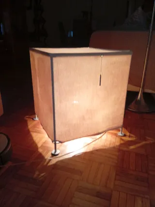 Lámpara de tela blanca