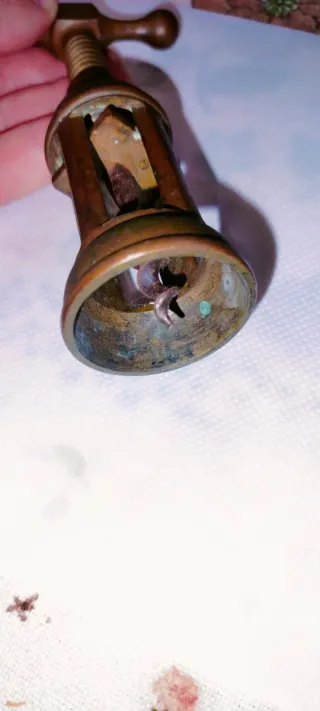 Cavatappi antico in metallo