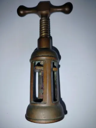 Cavatappi antico in metallo