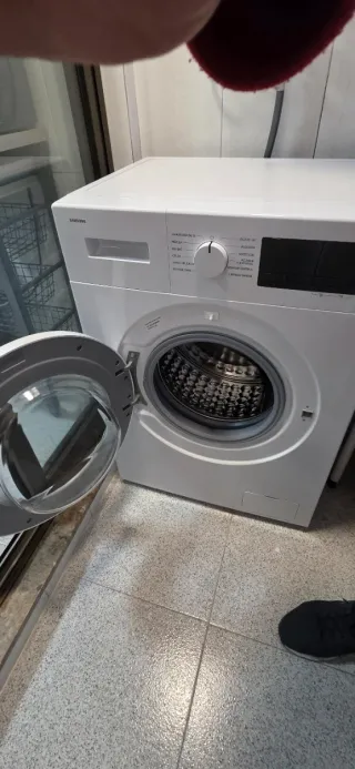 Lavadora Blanca Carga Frontal