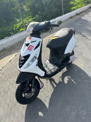Piaggio Zip SP Scooter