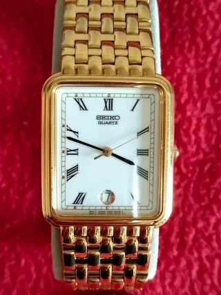Relógio Seiko Quartz Dourado Retangular