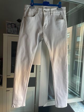 Pantalones pitillo Bershka blancos - Talla S