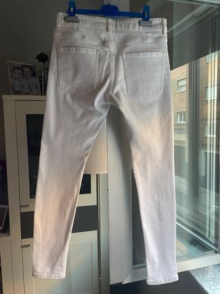 Pantalones pitillo Bershka blancos - Talla S