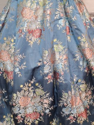 Traje de Fallera infantil 2 corpiños aprox 8 años