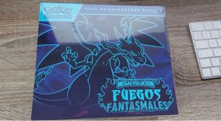 Caja Entrenador Élite Pokémon Fuegos Fantasmales