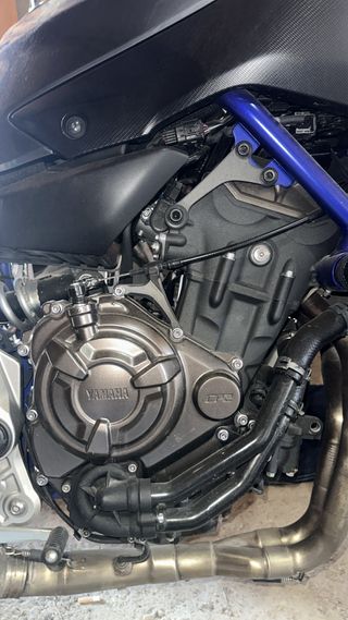 Motor Yamaha MT-07 2015