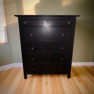 Cómoda IKEA HEMNES Negra