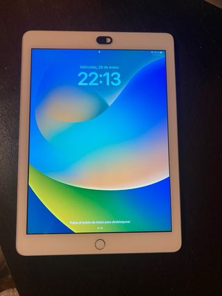iPad 5ª Gen Plata 32GB Impecable