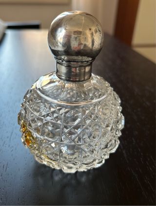 Bottiglia profumo con tappo argento