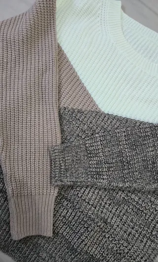 Jersey de punto tricolor. Talle M pero estira