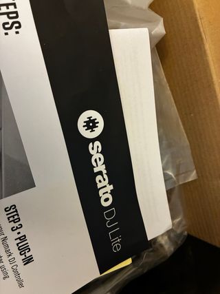 Controladora DJ Numark Party Mix – Negra