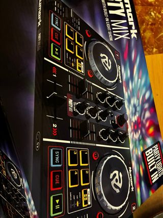 Controladora DJ Numark Party Mix – Negra