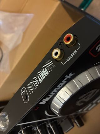 Controladora DJ Numark Party Mix – Negra