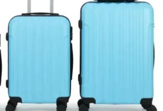 Maleta azul de viaje