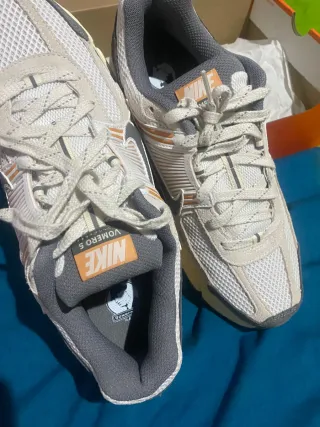 Zapatillas Nike Running Naranja y Blanco