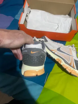 Zapatillas Nike Running Naranja y Blanco