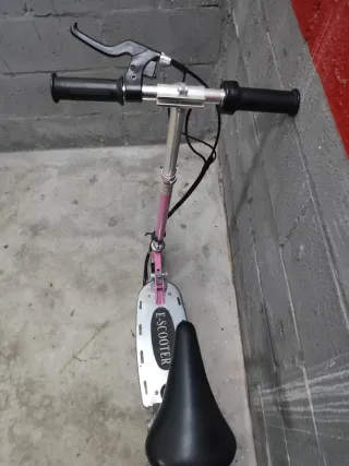 Patín Eléctrico Rosa con Sillín