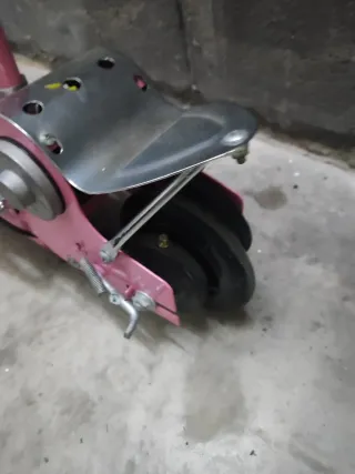 Patín Eléctrico Rosa con Sillín