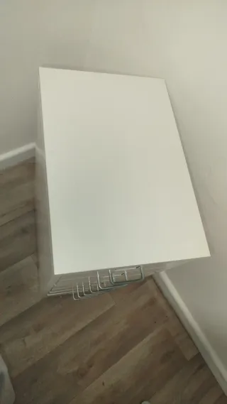 Cajonera metálica blanca