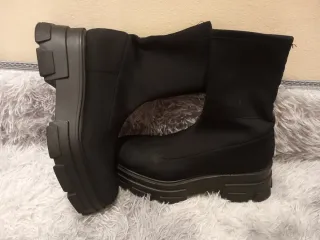 Stivali da donna neri con piattaforma