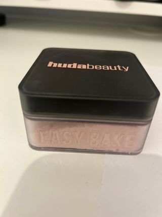 Polvos Huda Beauty Easy Bake