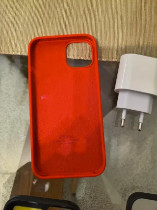 Cargador y Fundas iPhone