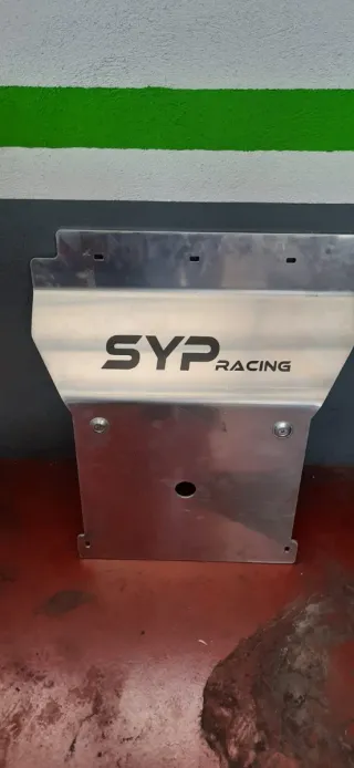 Cubrecarter delantero Toyota Land Cruiser 90-95.