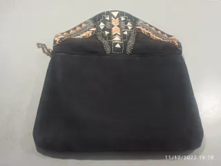 Bolso de mano con abalorios y lentejuelas