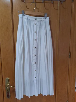 Falda plisada blanca Stradivarius