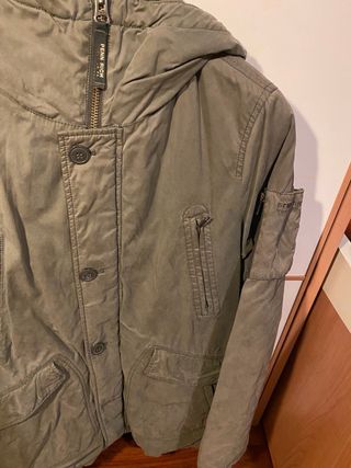 Parka Penn Rich verde con capucha
