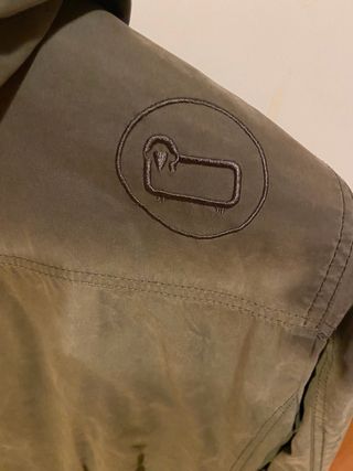 Parka Penn Rich verde con capucha