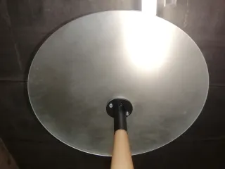 Tavolino rotondo in cristallo e legno