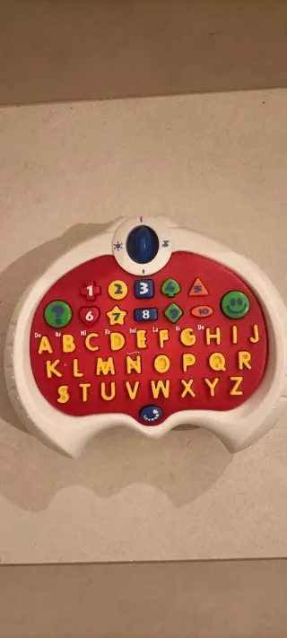 Peluche azul con mando educativo