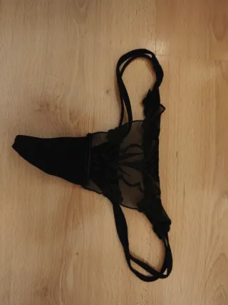Tanga negro encaje sin estrenar
