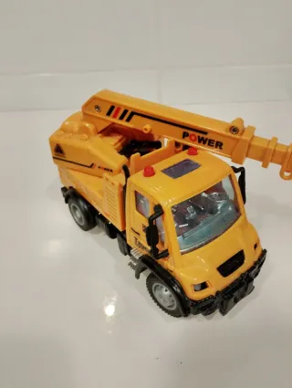 Camión de Construcción Amarillo