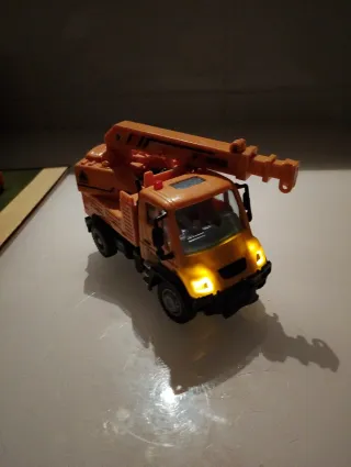 Camión de Construcción Amarillo