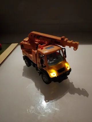 Camión de Construcción Amarillo