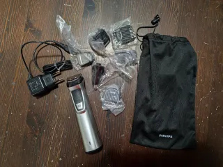 Rasoio uomo Philips con accessori