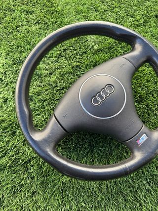 Volante Audi S3 8L