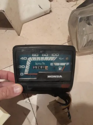 Recambios Honda SH75: Carenado, Faro y Cuadro