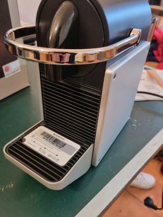 Máquina Nespresso Pixie Prata Nova